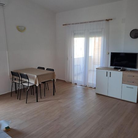 Apartments Cecilija Povljana Exterior foto