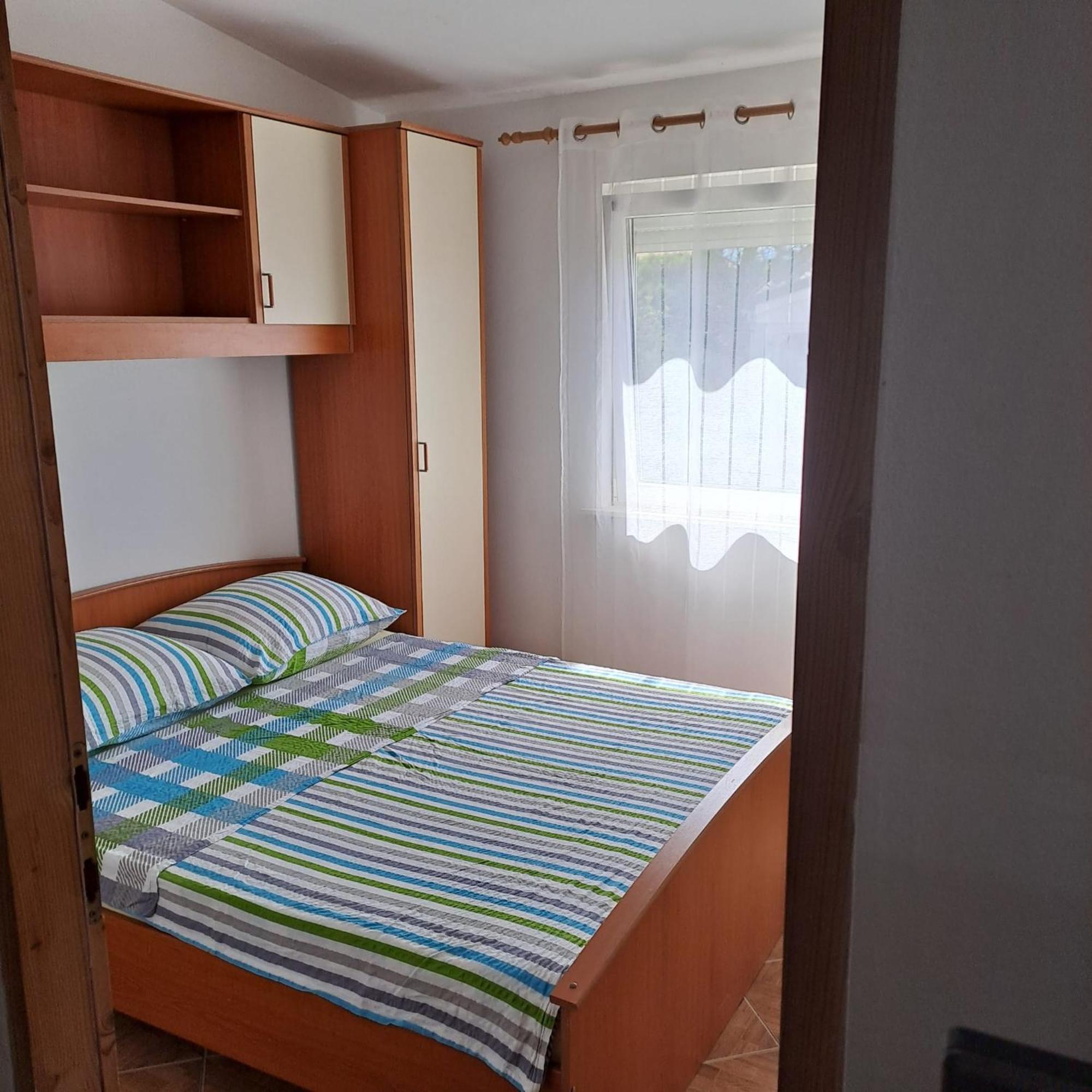 Apartments Cecilija Povljana Exterior foto