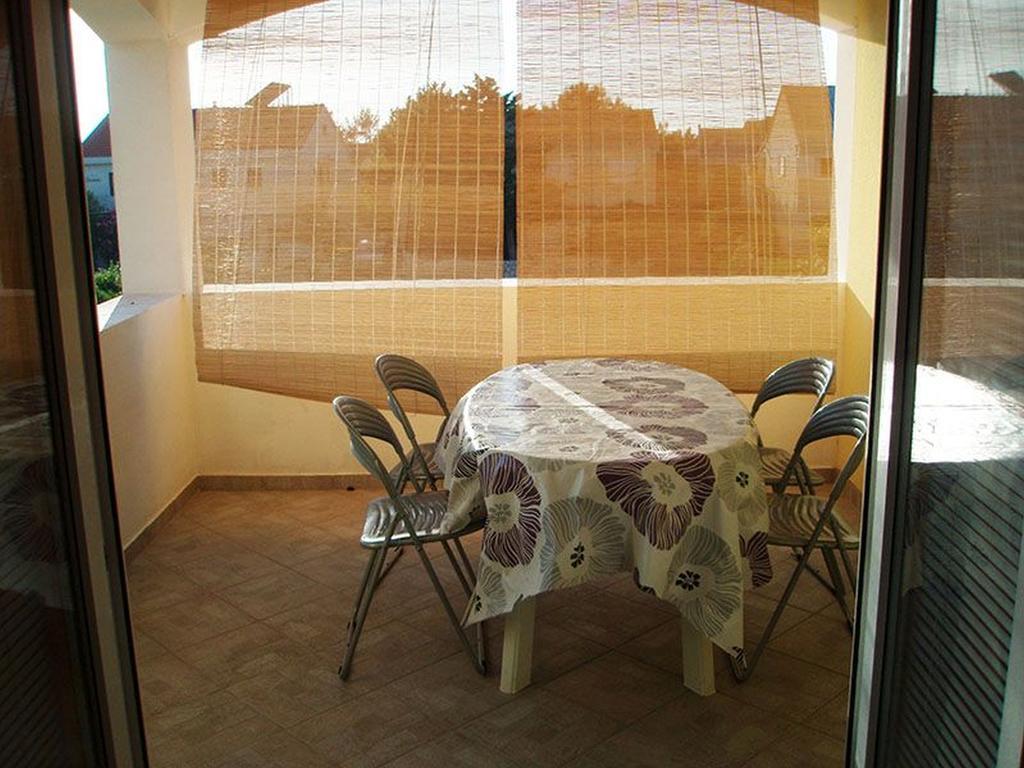Apartments Cecilija Povljana Habitación foto